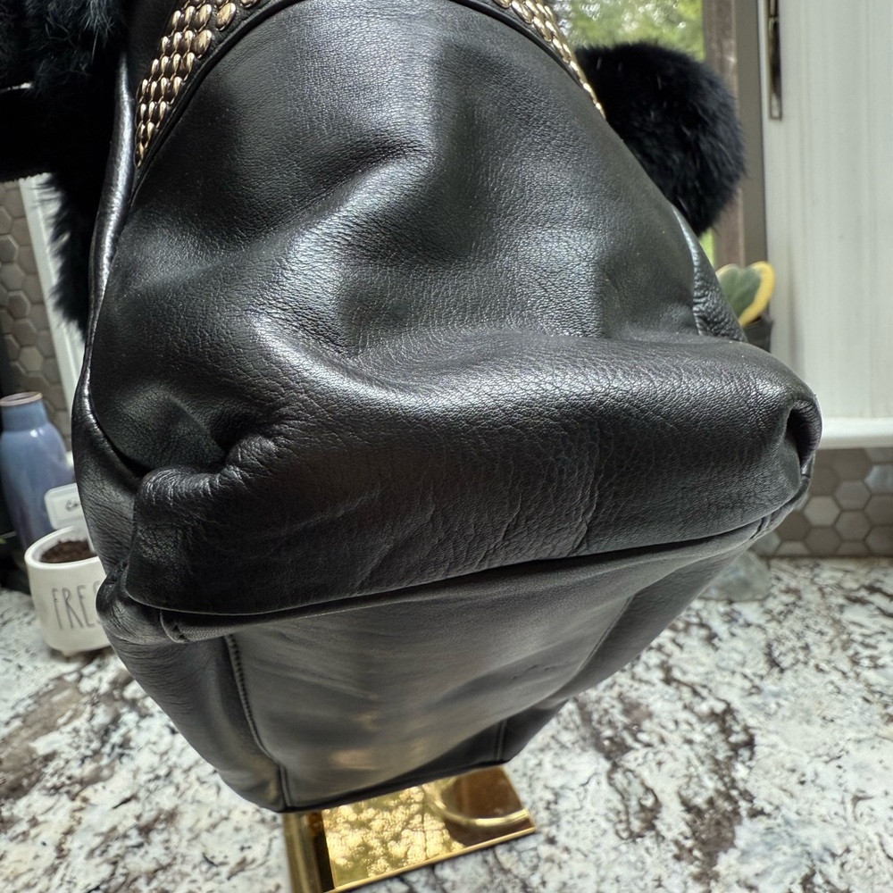 Luxurious Black Fur-Accent Shoulder Bag - Picture 6 of 10